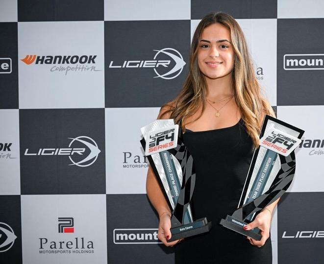 Maite Cáceres with two podium trophies in U.S. Formula 4